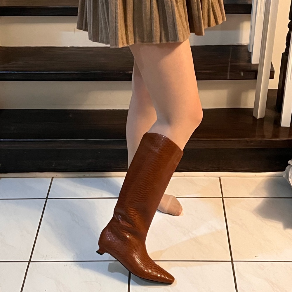 Brown Knee-High Women's Leather Boots